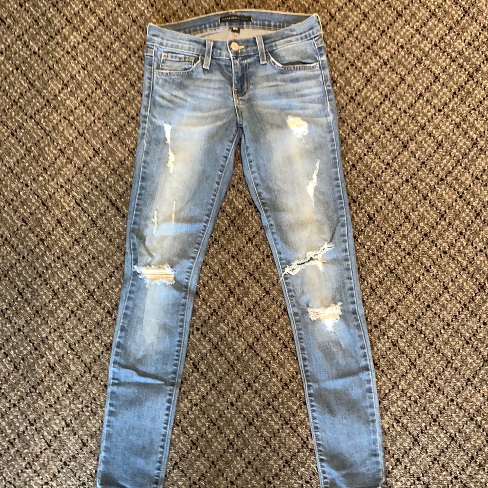 Ripped skinny jeans